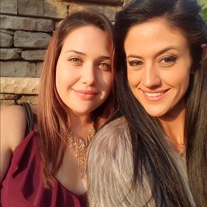 Meet your Posher, Hillary